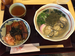 カキ蕎麦と穴子飯のセット1500円！高っ！