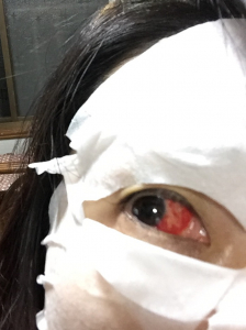 ホラーな目