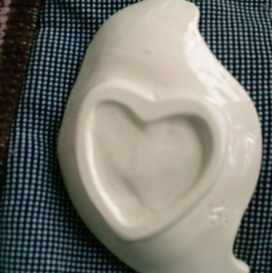 今回の小皿は台がハート。