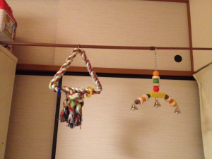 突っ張り棒で、なんとか