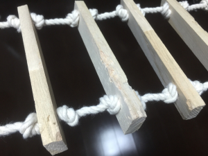 齧られた跡…。板の付け替えも早そう。