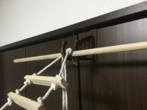 クローゼット側の固定 ダ◯ソーだらけ