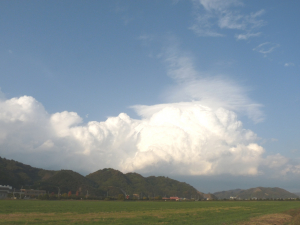 変な天気でした