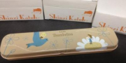 ツバメとおやゆび姫の缶ペンケース
