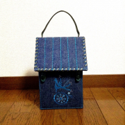 これもANNA SUI。なにを入れろと?