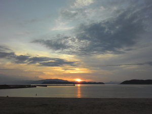 夏最後の夕日を背に・・友ヶ島と加太の海。